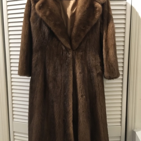 Knee length vintage fur coat - Picture 5 of 6
